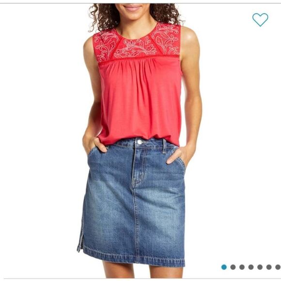 NWT Gibson Red or Blue Floral Yoke Tops - Picture 10 of 16